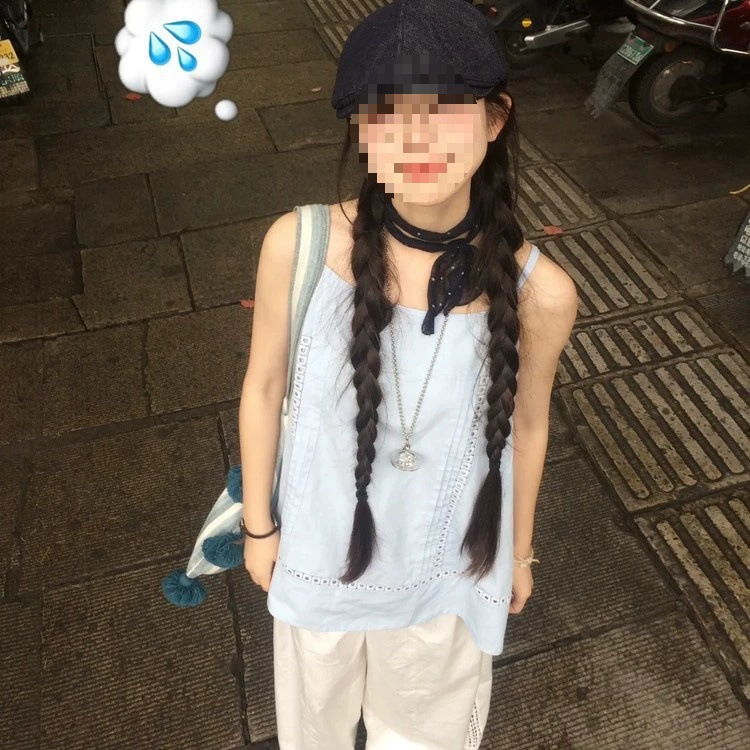 Светло-синий безрукавный жилет для женщин, лето 2025, новый стиль, художественный свободный топ-камзол в стиле ленивого шика.