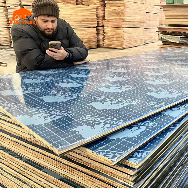 Contrachapado con revestimiento de película de plástico impermeable y contrachapado con revestimiento de poliéster para decoración de madera contrachapada resistente a altas temperaturas Tablero multicapa