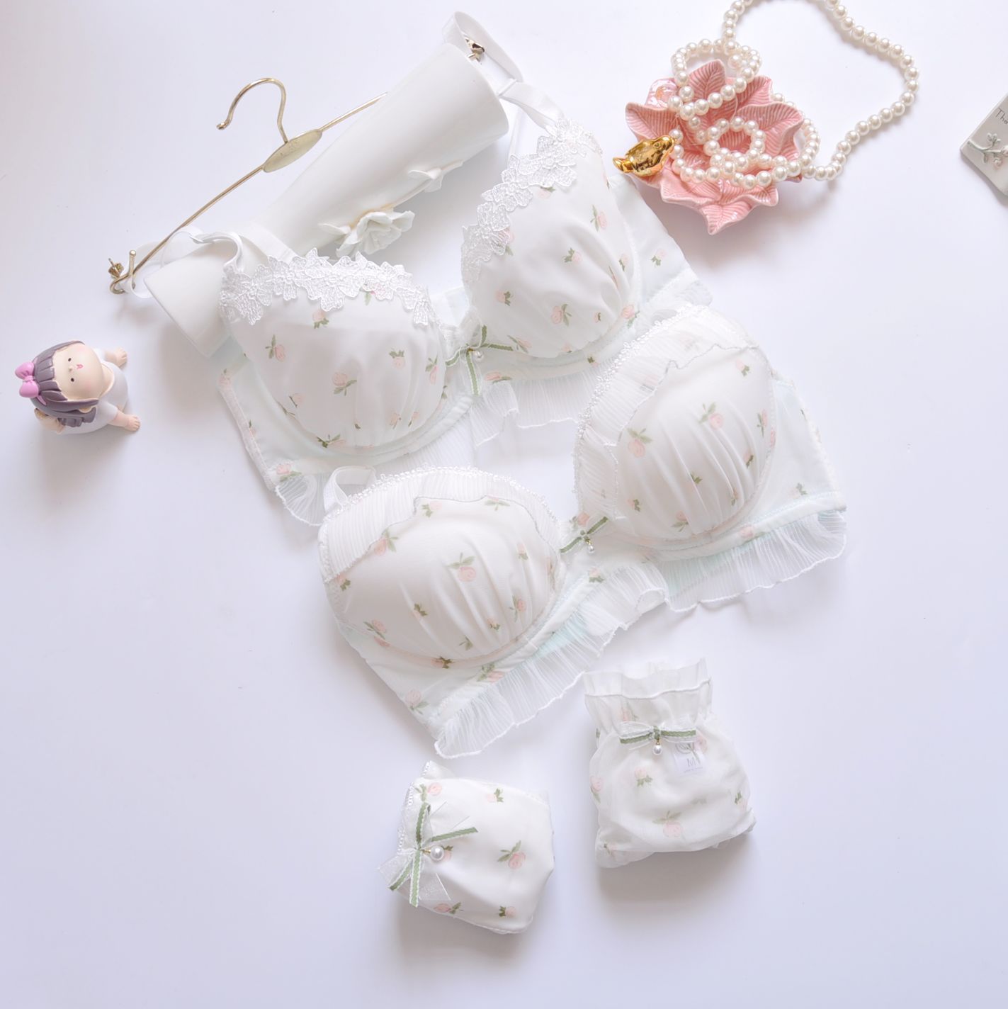 Long-term Japanese water-soluble embroidery thin cup girl cute shaping sexy lingerie set bra set plus size