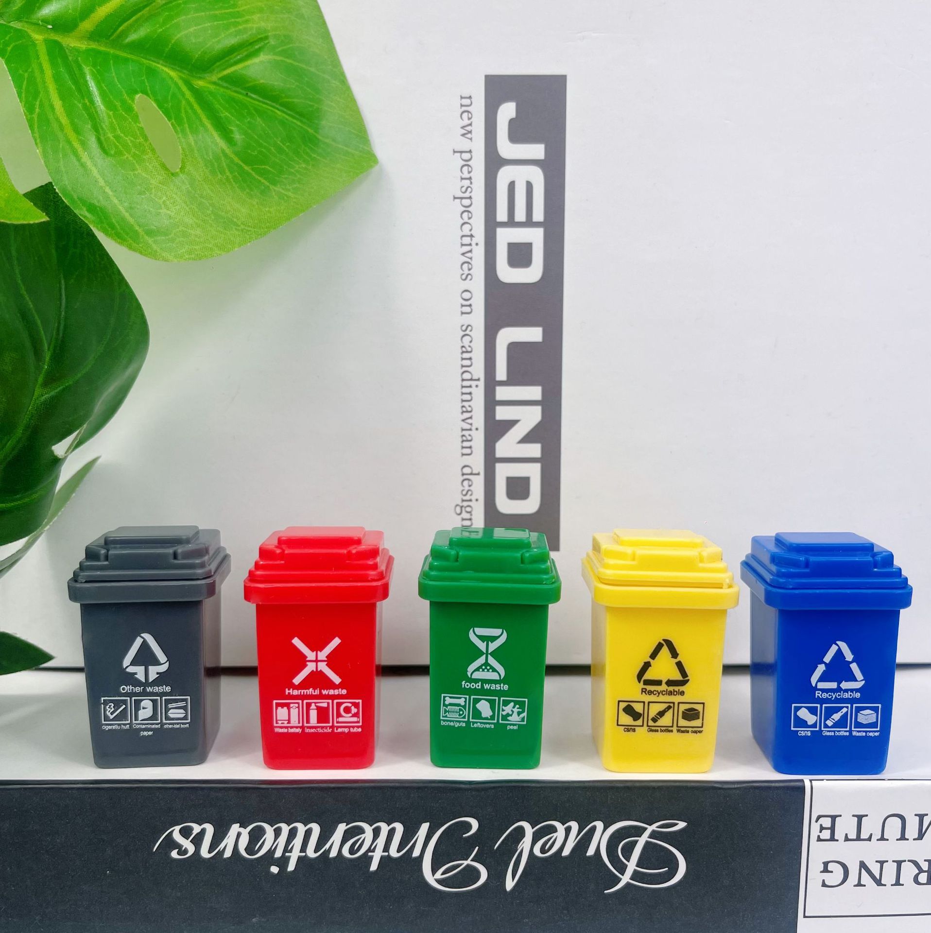 Simulated Mini Plastic Trash Can Children's Role-Play Sorting Toy Decoration Prop Miniature Model Scene Figure