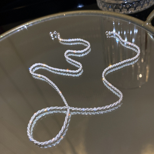  Korean version of sparkling snake bone titanium steel necklace for women, high-end, simple, internet celebrity, same style couple clavicle chain