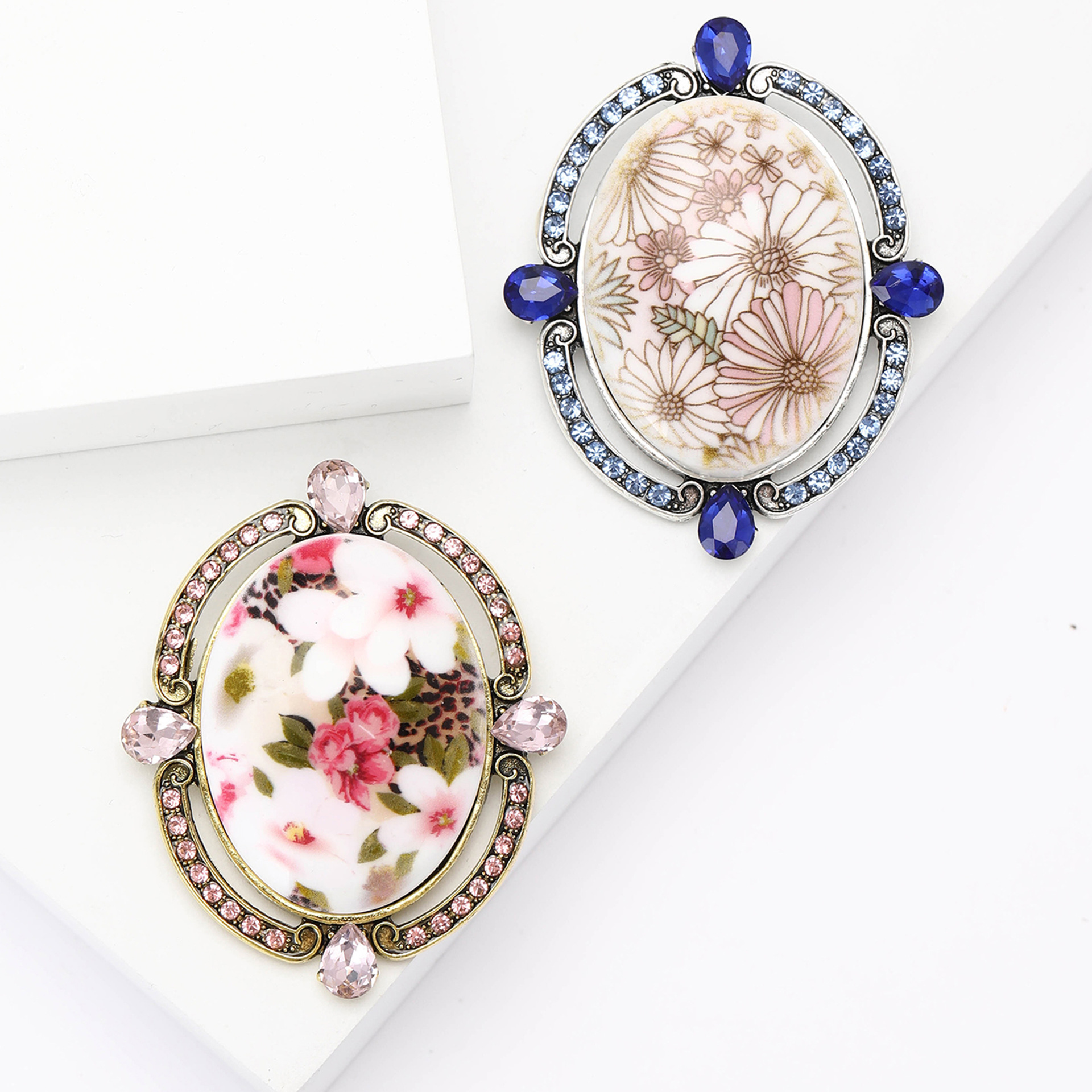 Retro Pin Flower Alloy Women's Brooches display picture 1