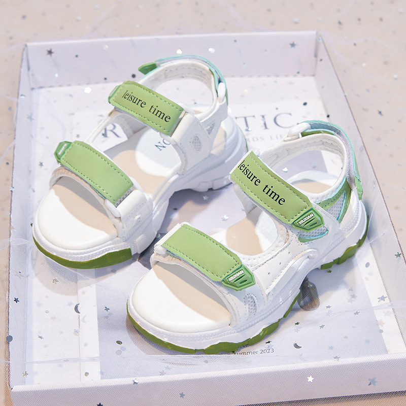 Zapatos casuales de moda de niñas versátiles 2026 verano nuevo niño hueco zapatos de soleas de playa deportiva suave image 4