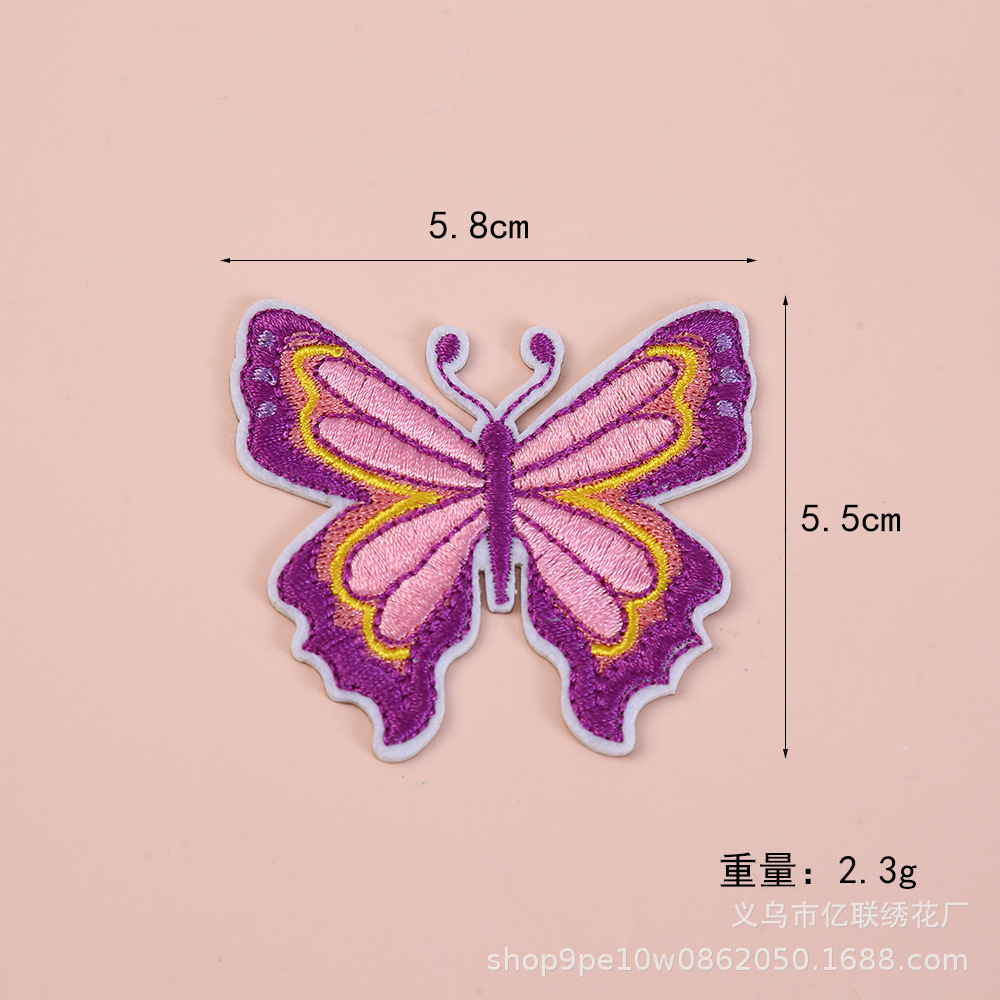 Fuente de fábrica colorida mariposa punto bordado adhesivo de tela autoadhesivo hermoso accesorios de ropa adorable adhesivo al por mayor