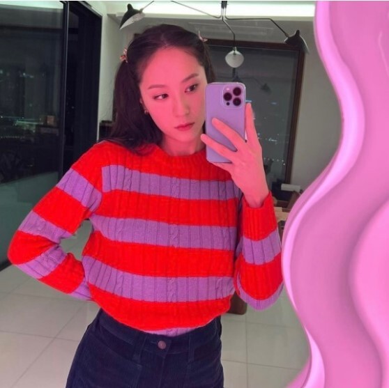 The New 2026 Autumn Collection Features a Vintage Striped Cable Knit Sweater, the Same Style Worn by Korean Designer Fever Blogger Soo-Yeon
