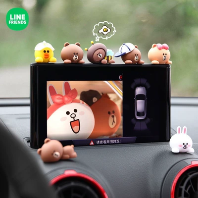 Car ornaments, Brown Bear Car