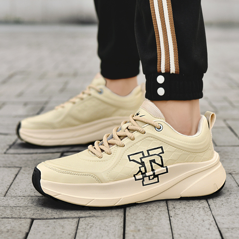 Zapatos retro retro de suela gruesa de moda 2025 primavera nuevos zapatos blancos para hombres altos zapatos deportivos casuales