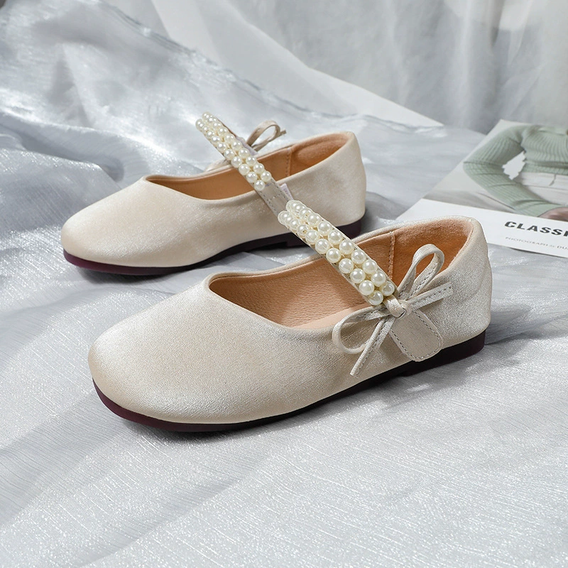 Осенняя детская повседневная обувь для девочек с жемчугом, Маленькая кожаная обувь на липучке с милым бантом, простая удобная обувь принцессы