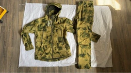 冲锋衣、裤;速干t恤;迷彩服