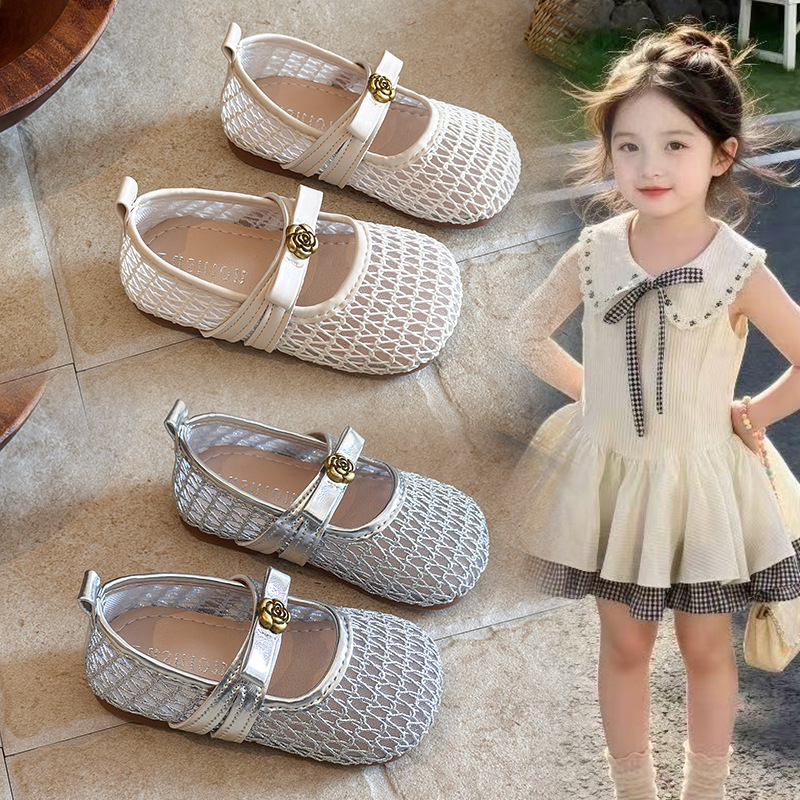 Niñas sandalias de tejido 2026 verano nuevo niño respirado hueco zapatos de estilo único respirado zapatos de moda con suela suave