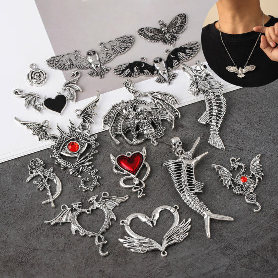 Yiwu Accessories diy European and American dark gothic love pendant accessories necklace pendant alloy material punk