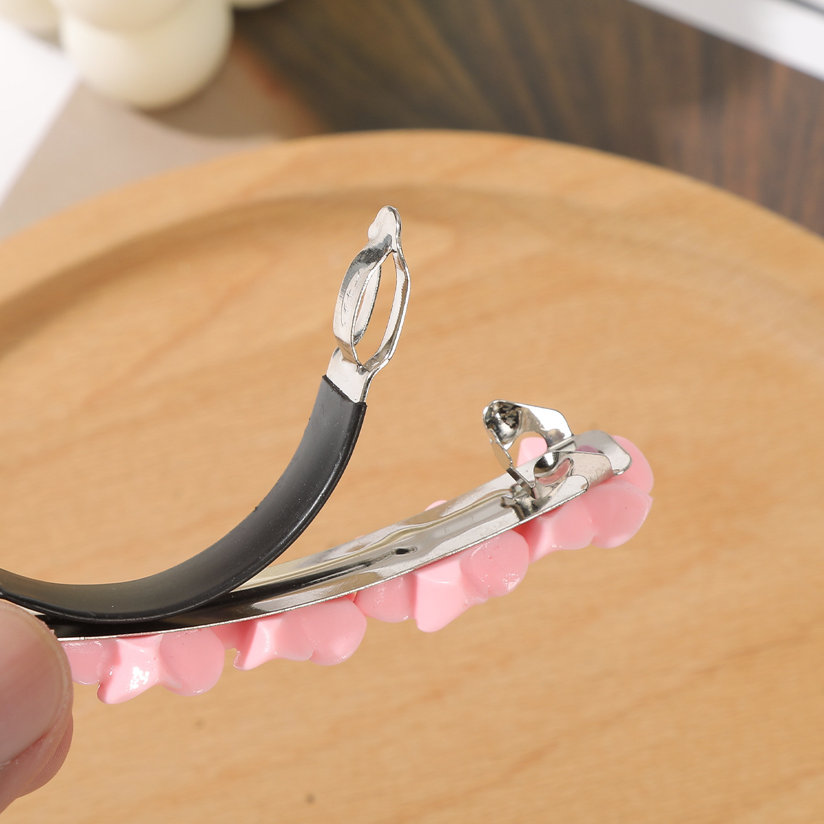 Cute Women's Mouth Flower Plumeria Resin Hair Clip display picture 2