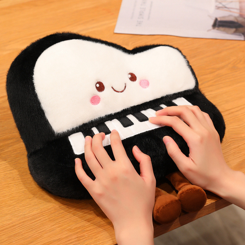 Muñecas de peluche de simulación transfronteriza juguetes divertidos muñecas de piano pequeños colgentes muñecas de tela para niños almohada regalo