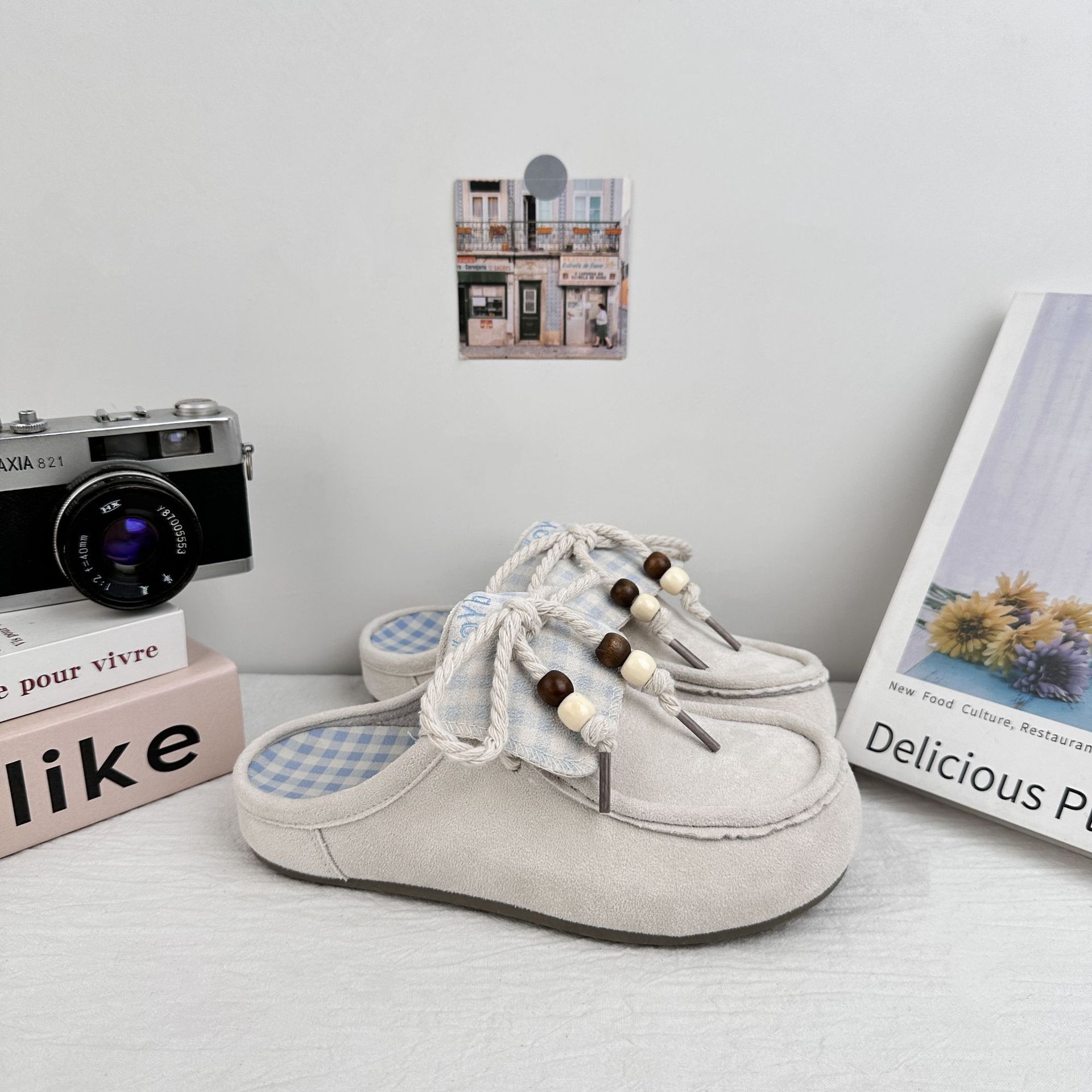 Yuanbo Baotou medio zapatillas mujeres 2025 verano nuevo bolken de mujer zapatos blancos pequeños zapatos de skate zapatos casuales