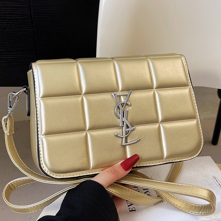 Bolso cuadrado pequeño retro francés 2023 nuevo bolso de mensajero de hombro simple y versátil de moda bolso de tofu de textura avanzada