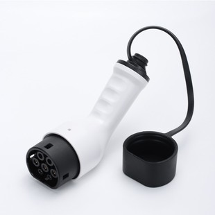 New Energy Electric Vehicle Charging Gun Head European Standard Household Grounding-Free Portable Charger 32A