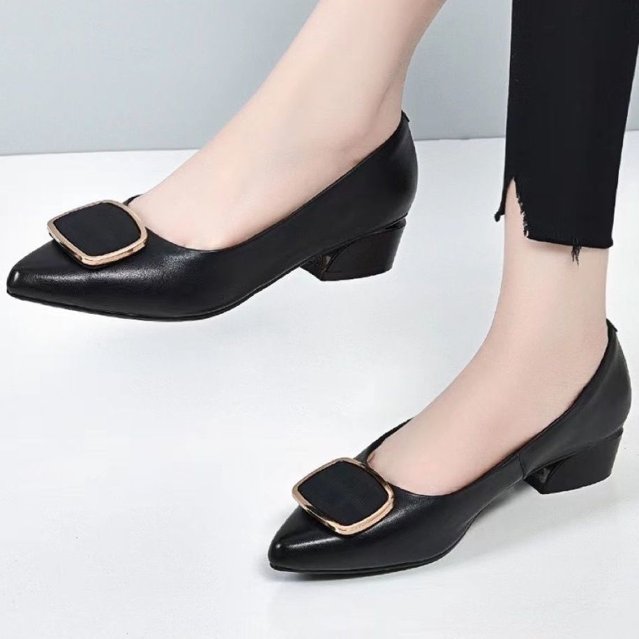 zapatos de cuero suave de tacón bajo para mujeres 2026 zapatos de madre nuevos punta suave plano poco profundo trabajo cómodo zapatos de cuero para mujeres
