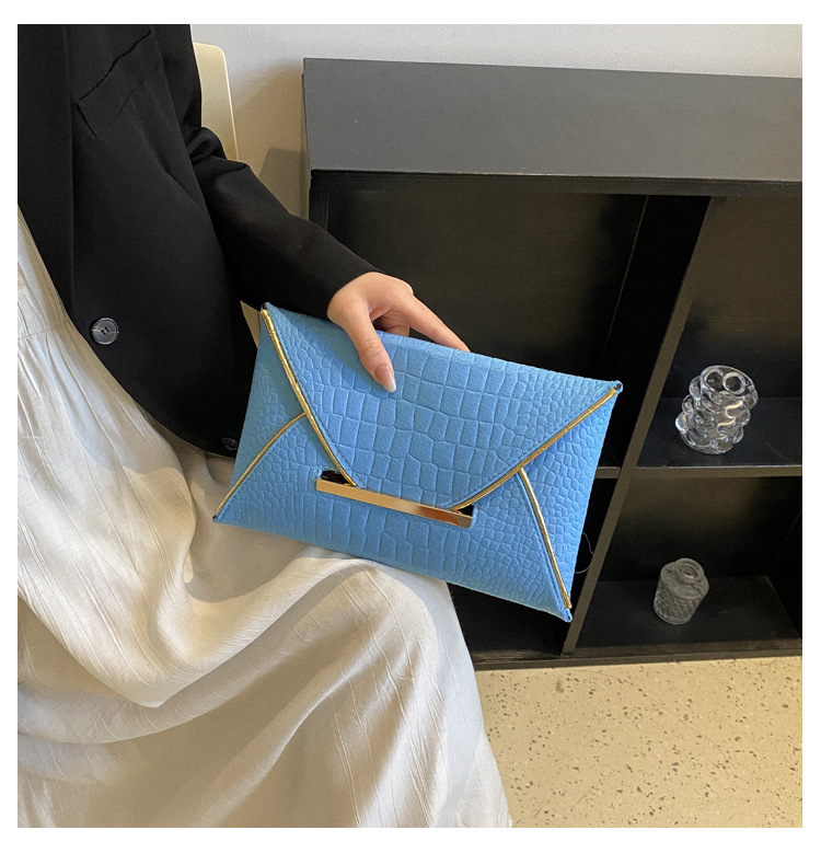 Foreign trade trend new envelope bag 2023 spring contrast color personalized clutch bag fashion simple foreign style women's bag_voghion.com