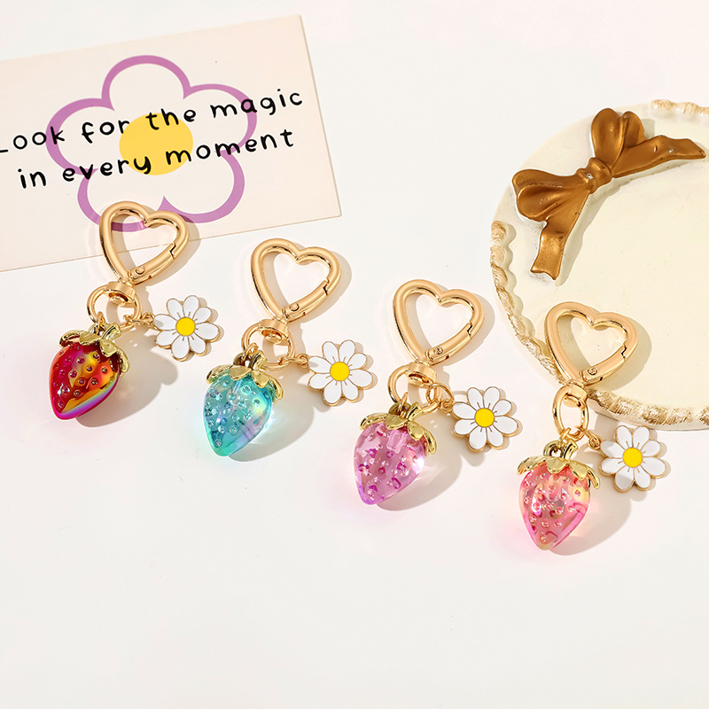 Personalidad encantadora corazón de niña dulce de fresa llavero en forma de corazón en línea popularidad femenina nueva bolso creativo llave joyería colgante image 2