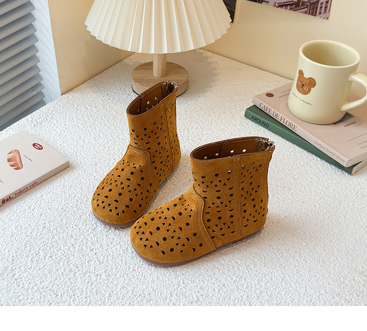 Botas respiráveis vazadas para meninas com sola tratorada_voghion.com