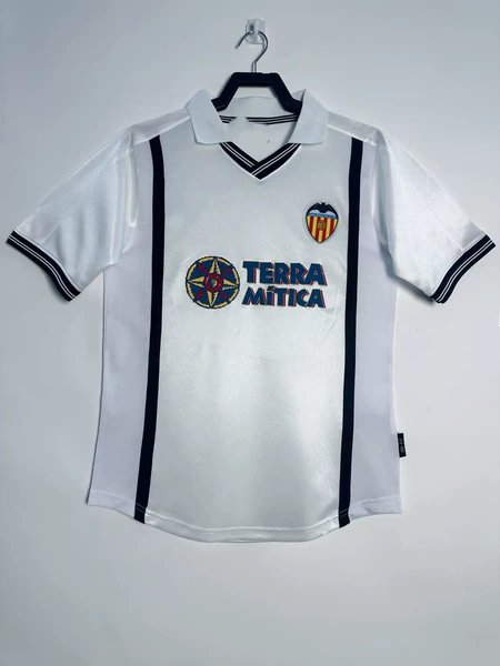 00-01 Valencia home court