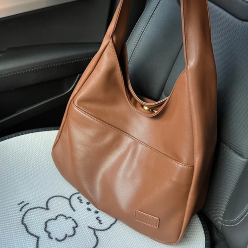 New Maillard color retro brown tote bag large capacity bucket bag lightweight wide shoulder strap single shoulder armpit bag