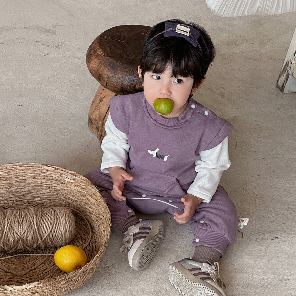 Ropa de bebé 2024 otoño e invierno mameluco de bebé de una pieza de dos piezas falsas más gamuza de terciopelo ropa para niños coreanos mameluco de manga larga para bebés