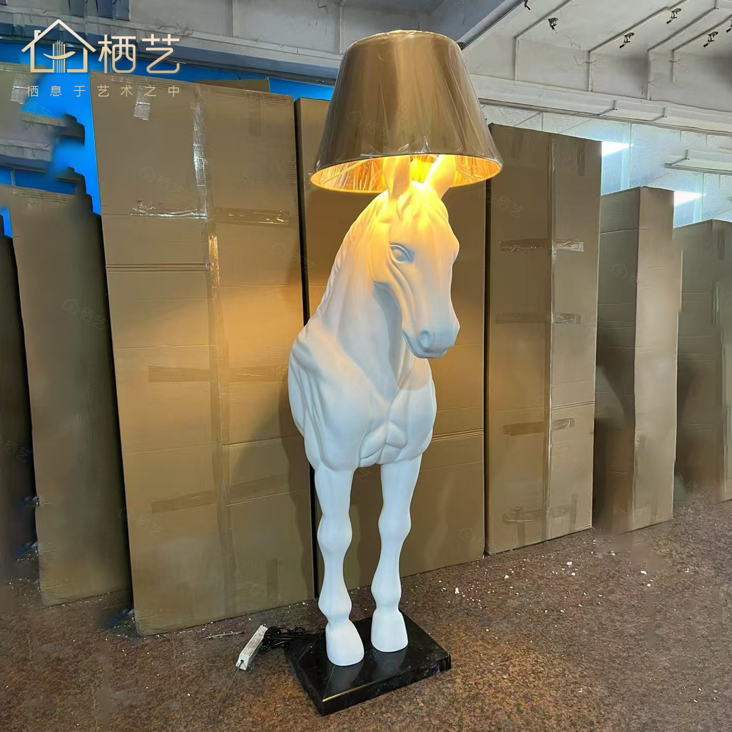 Light Luxury Horse Head Sculpture Villa Hotel Lobby Indoor Entrance Nordic Decorative Sofa Art Floor Lamp Ornaments