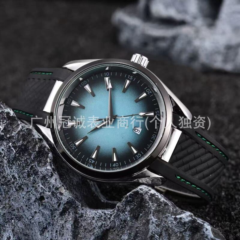 European-style high-quality men's watches, a popular export model, featuring a three-hand design, silicone strap, and quartz movement; wholesale from the manufacturer