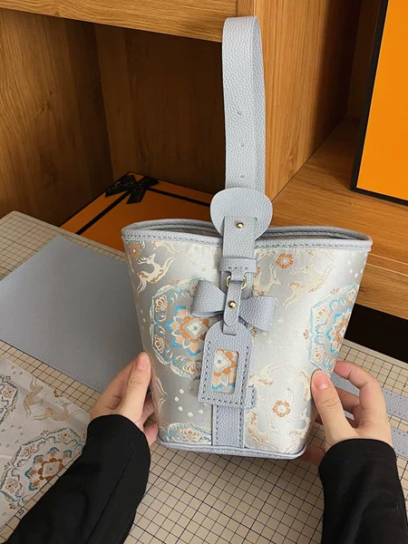 New Chinese Style DIY Song Brocade Fabric Homemade Material Bag Hand-Sewn Bow Bucket Bag Souvenir for Friends
