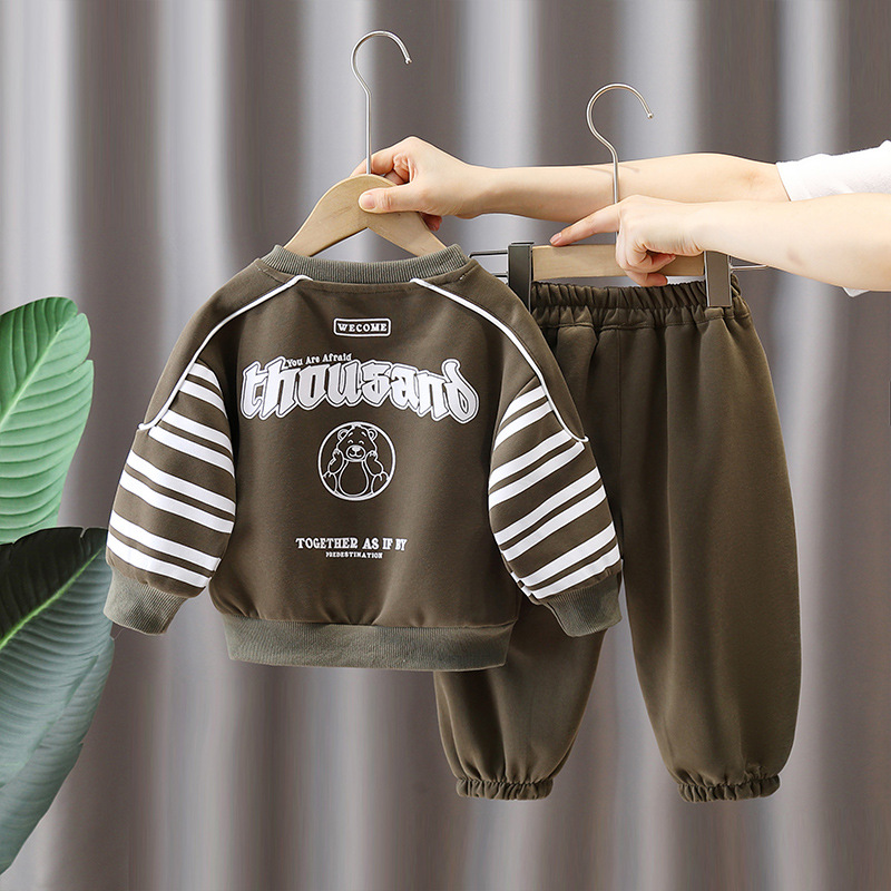 5942 traje de suéter para niño 2025 nueva ropa de otoño ropa de dibujos animados para niños de estilo occidental, traje de dos piezas de primavera y otoño para bebés