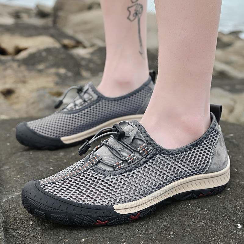 2022 summer new fashion breathable lightweight men's mesh shoes outdoor sports trend casual large size men's shoes