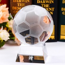 特价水晶足球模型七夕情人生日礼物球迷男生创意摆件酒柜台装饰品
