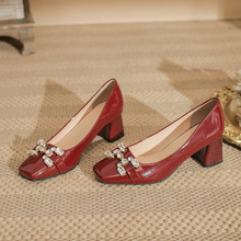2024年春季新款法式复古酒红色玛丽珍鞋女新娘高跟鞋粗跟方头单鞋