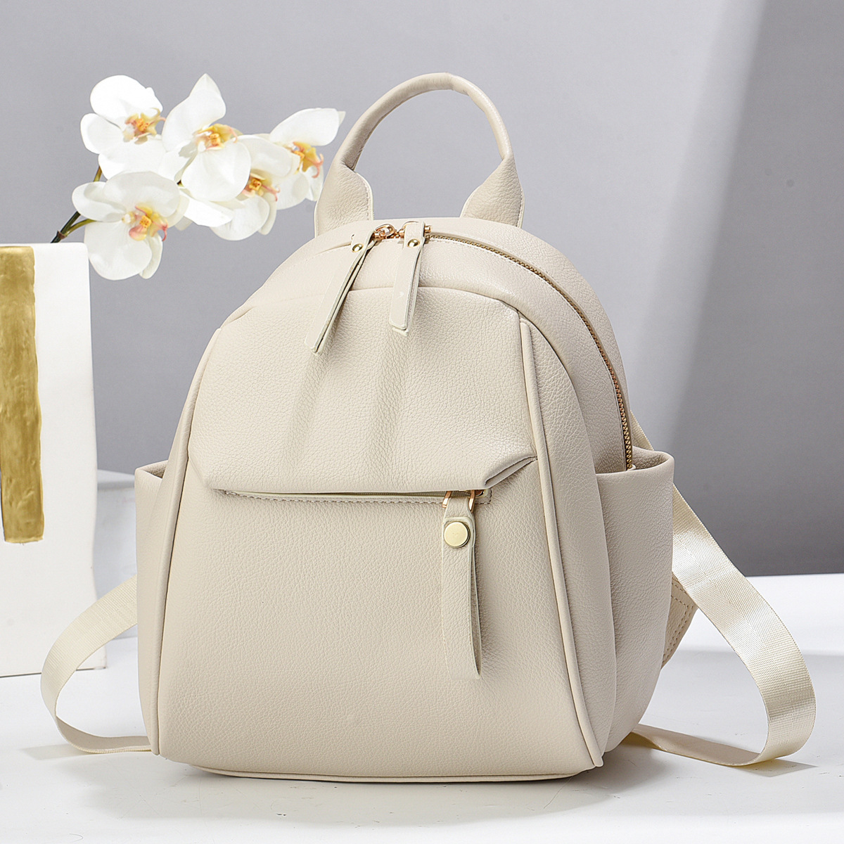Mochila de mujer 2025 nueva moda mochila de mujer coreana, bolsa de viaje universal, bolsa pequeña, bolsa de estudiantes de gran capacidad.