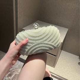 严选新款简约款女式手提式珍珠晚宴包宴会派对用搭扣便携手提包