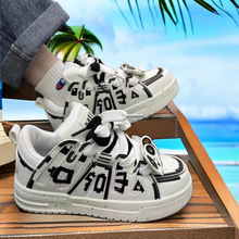 国潮鞋子男ins小众设计复古涂鸦熊猫面包鞋男情侣百搭运动滑板鞋