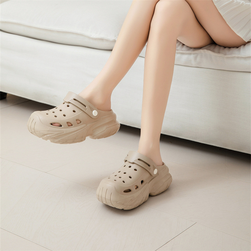 Thick-Soled Clogs for Women, Summer Outdoor Wear, Height-Increasing, Non-Slip Slippers, Eva Breathable Korean Style, Wear-Resistant Beach Closed-Toe Slippers