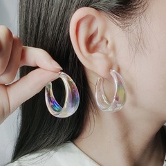 新商品の幻彩透明色のピアスのアクリルイヤリングのファッション的な個性は簡単です。