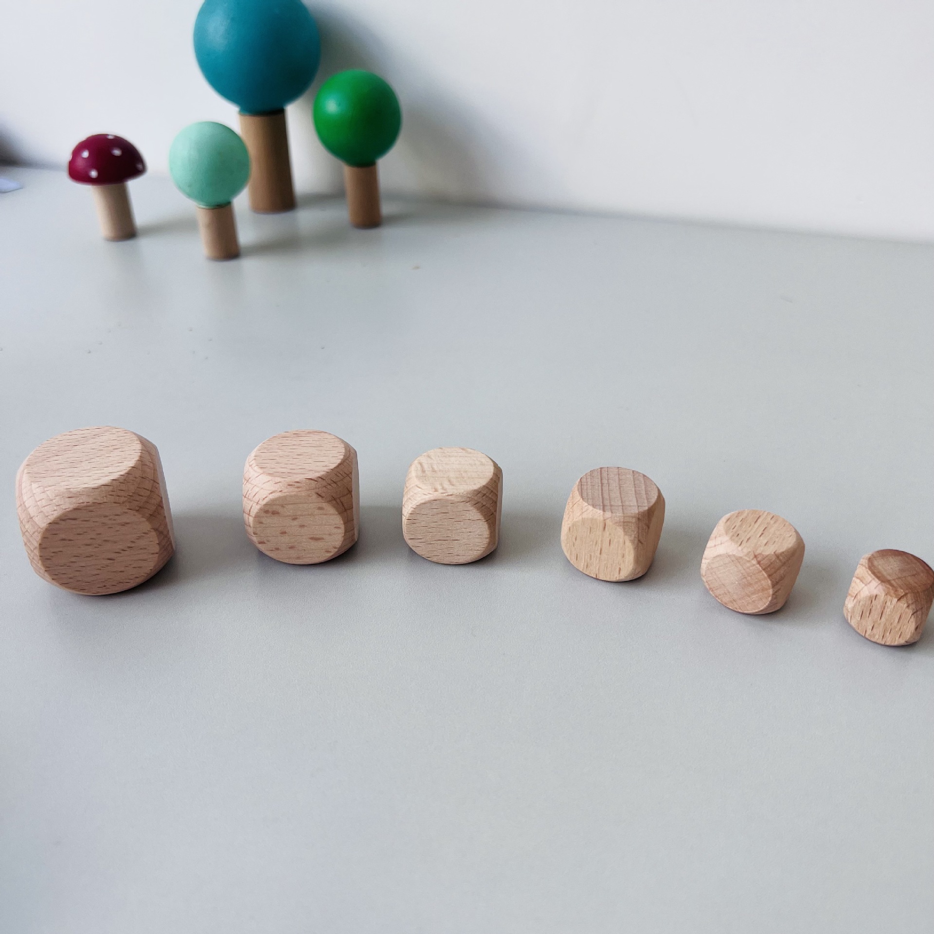 dados transfronterizos dados de madera piezas de madera accesorios de juguetes de madera dados de ocho caras dados de doce caras fábrica directa