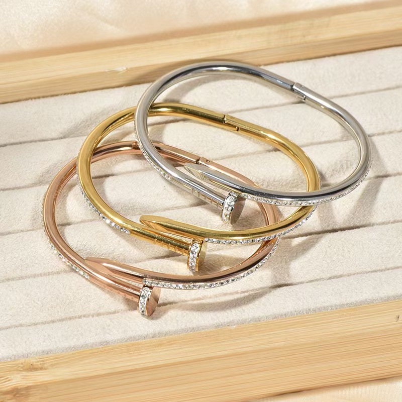 sophisticated fashionable women's bracelet stainless steel