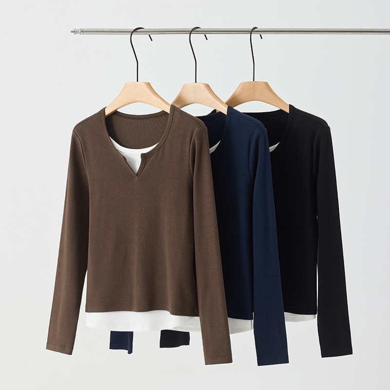Fake Two-Piece V-Neck Slim-Fit Women's Base Shirt, 2026 Spring New Style, Color-Blocking, Regular Shoulder Long-Sleeve T-Shirt Fake Two-Piece V-Neck Slim-Fit Women's Base Shirt, 2026 Spring New Style, Color-Blocking, Regular Shoulder Long-Sleeve T-Shirt