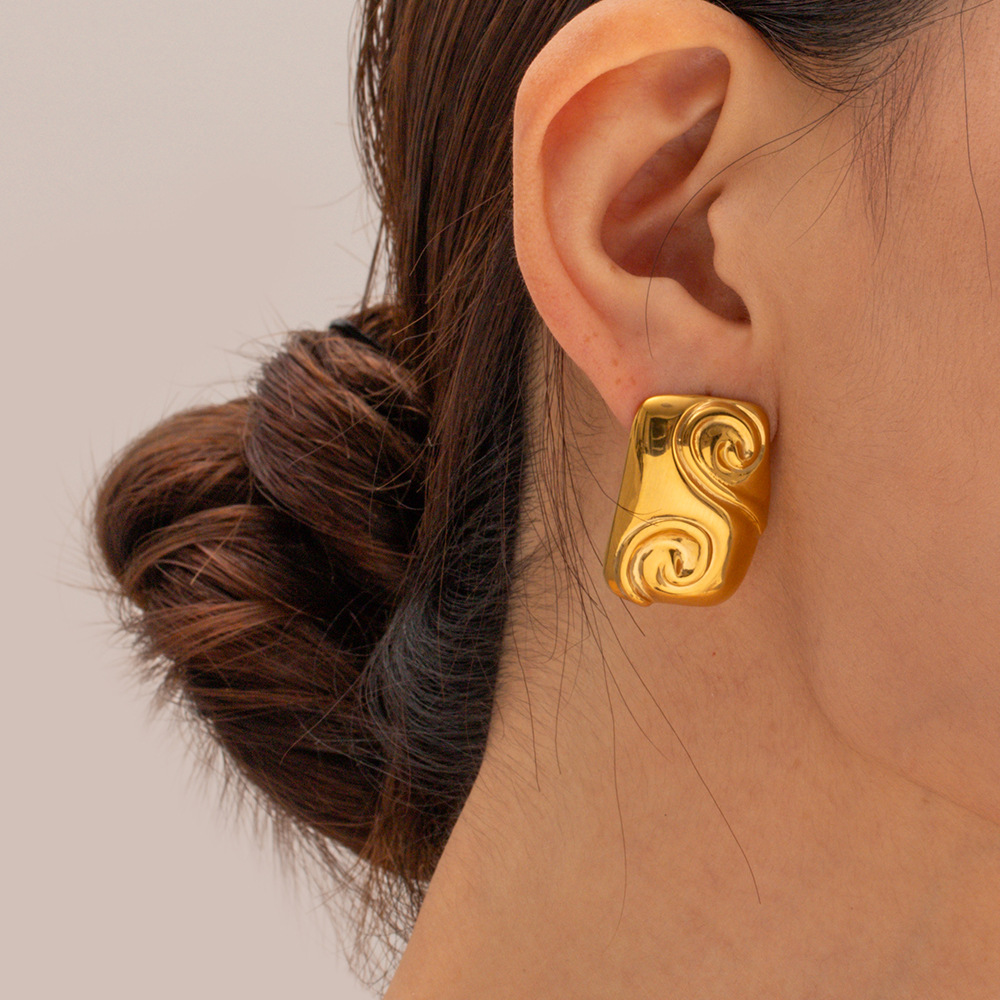 Earring Image 3