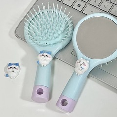 可爱吉伊小八は手に持っています。