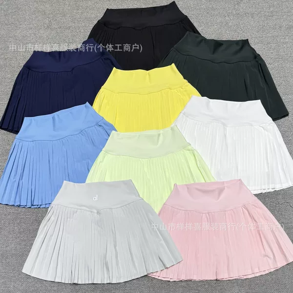 In-stock sports pleated skirt with water-cooling and cooling features, elastic and fashionable pleated skirt, double-layer anti-exposure three-quarter sports skirt-pants