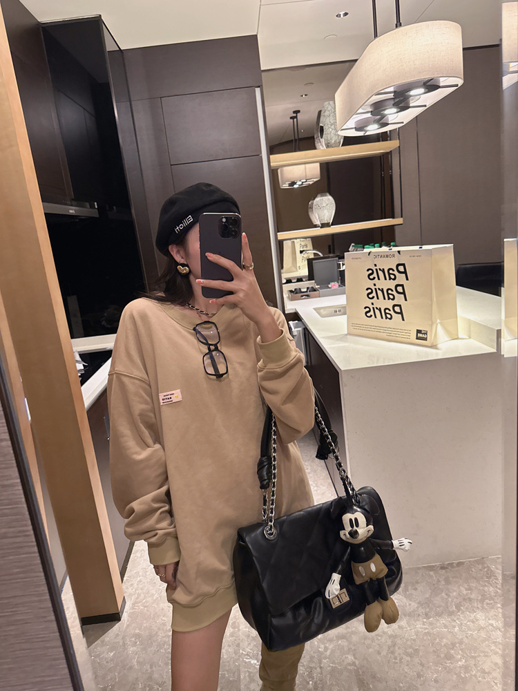 Túi đeo chéo nữ dây xích phong cách độc đáo, dung tích lớn, phù hợp đi làm — Màu đen treo trang trí chi tiết 12