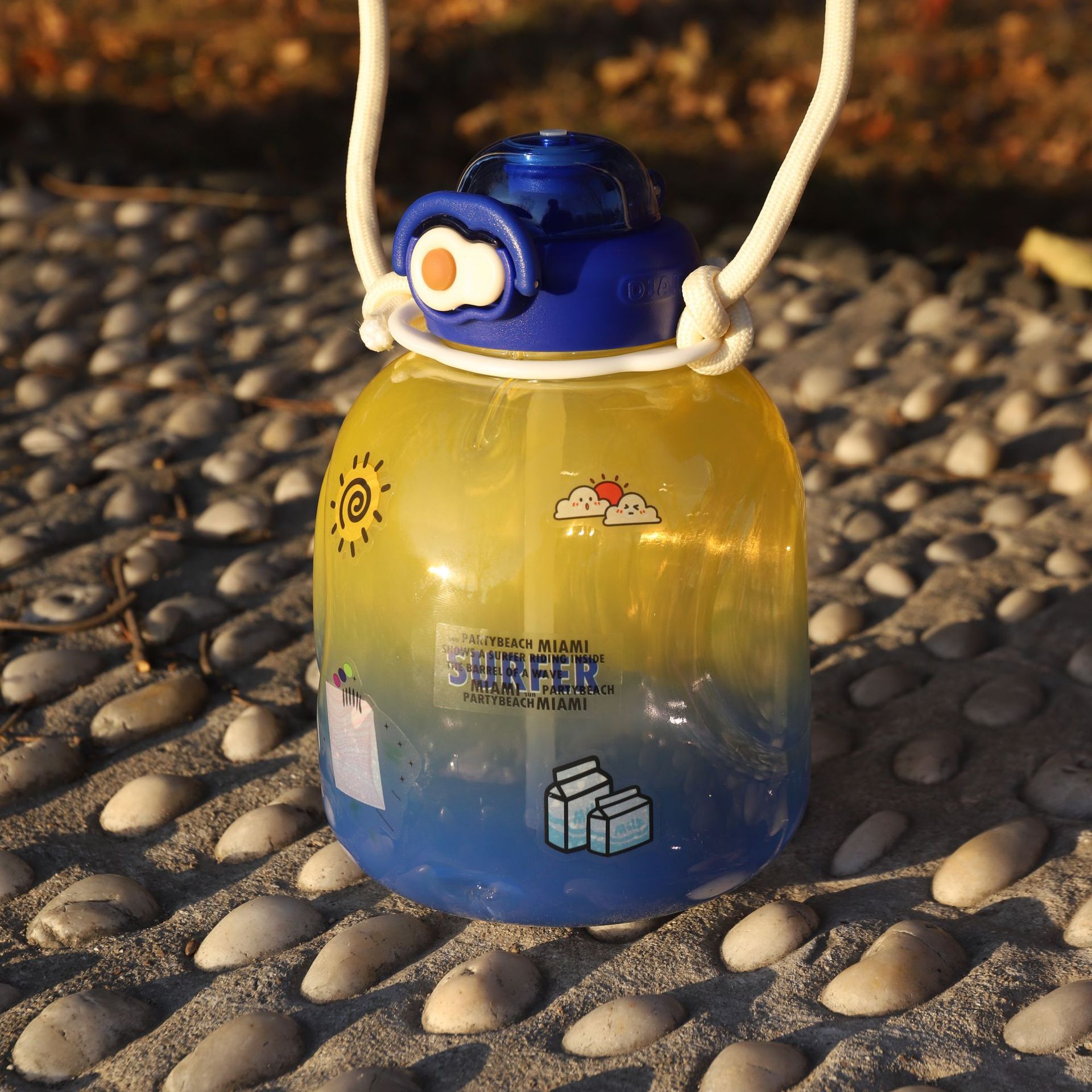Tazas de agua transfronterizas de gran capacidad de varones gradiente deportivo de agua barril de agua botella de agua portátil barril de té taza de estómago