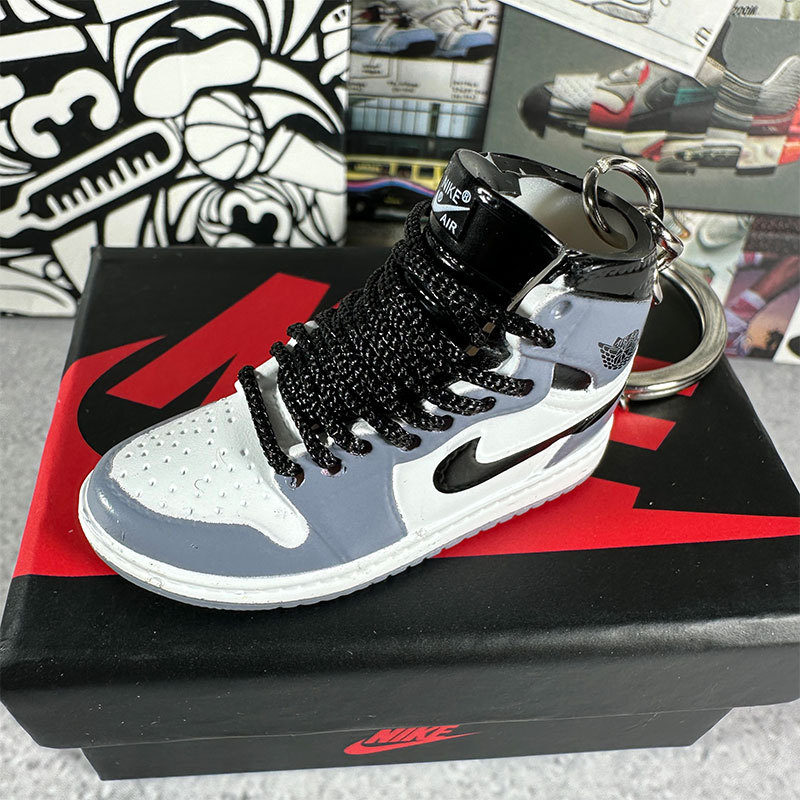 73. gray and white guaguale + box