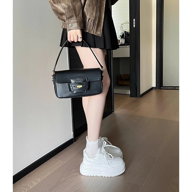 Beber leche de piel de oveja tío 6 cm de altura zapatos blancos de suela de espesor para mujeres 2025 primavera nuevos zapatos casuales de skate