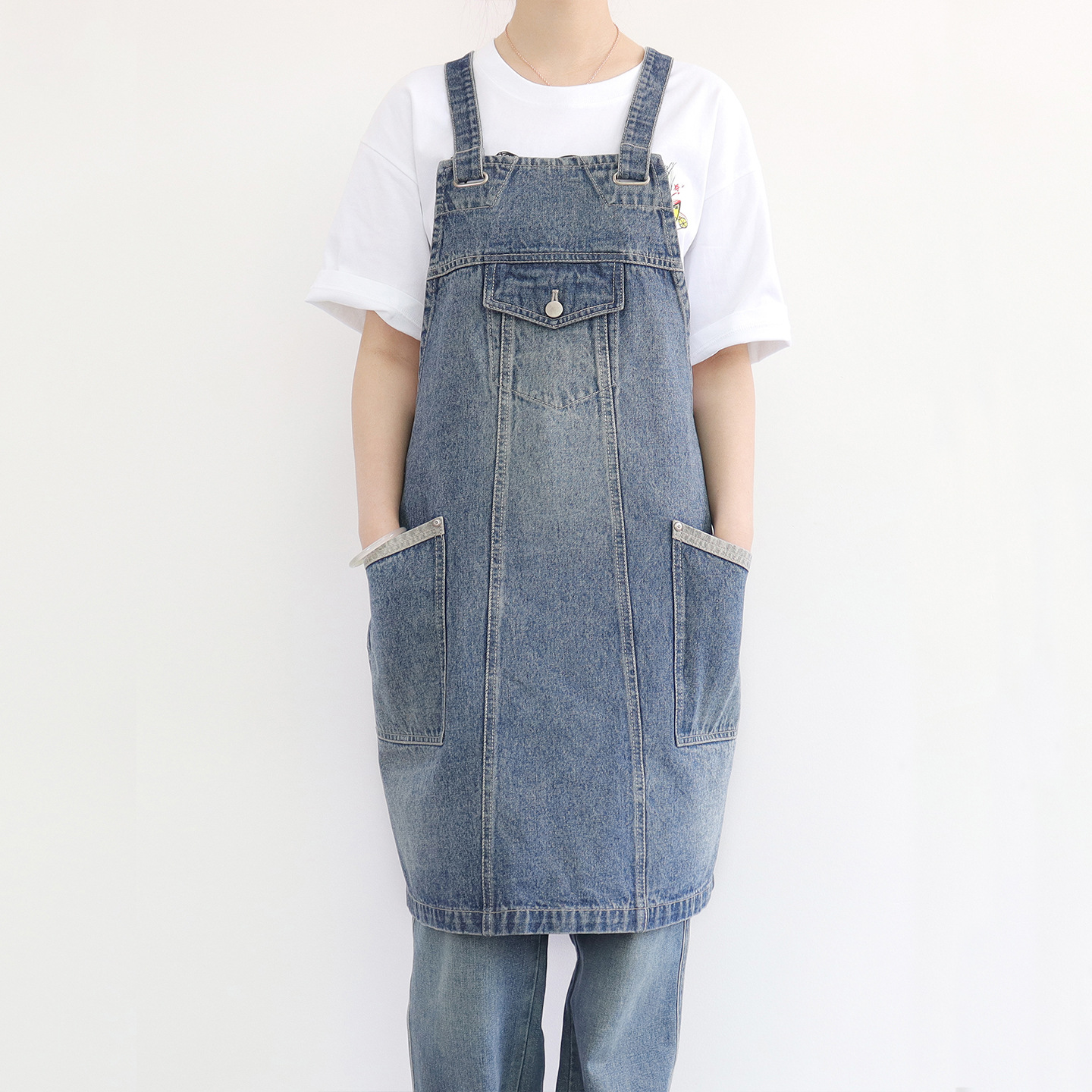 Nuevo delantal de moda coreano transfronterizo pintura de arte barbero ropa de trabajo lavado con agua delantal vaquero ambos lados